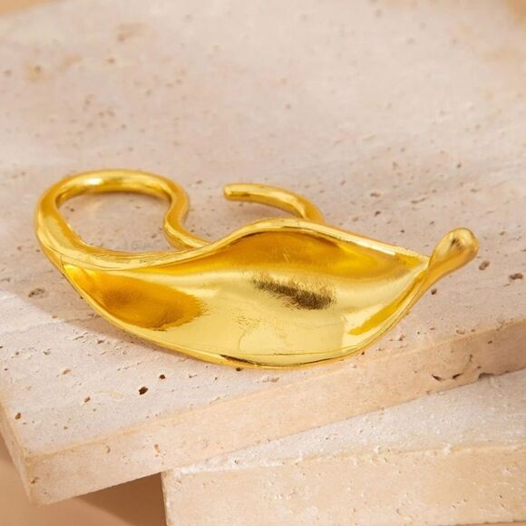 New ZARA Maxi Leaf Ring In Gold - Picture 8 of 10